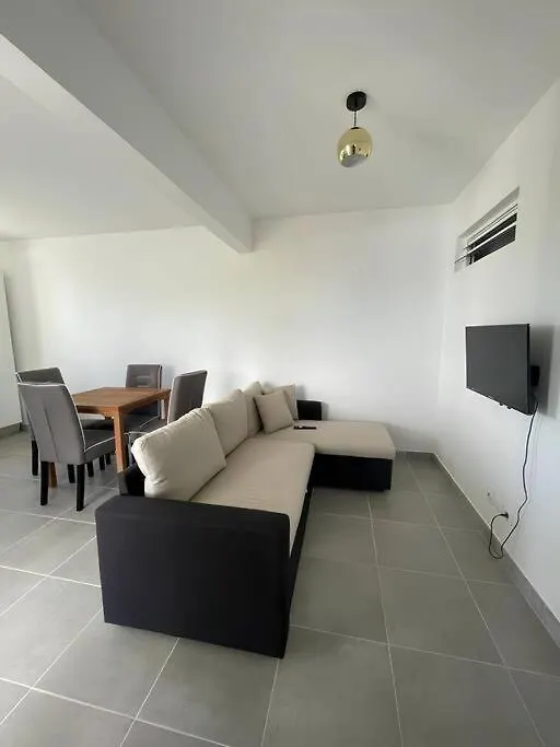Bas De Villa F2 Neuf Avec Terrasse Et Piscine Le Diamant 0*,  Martinique
